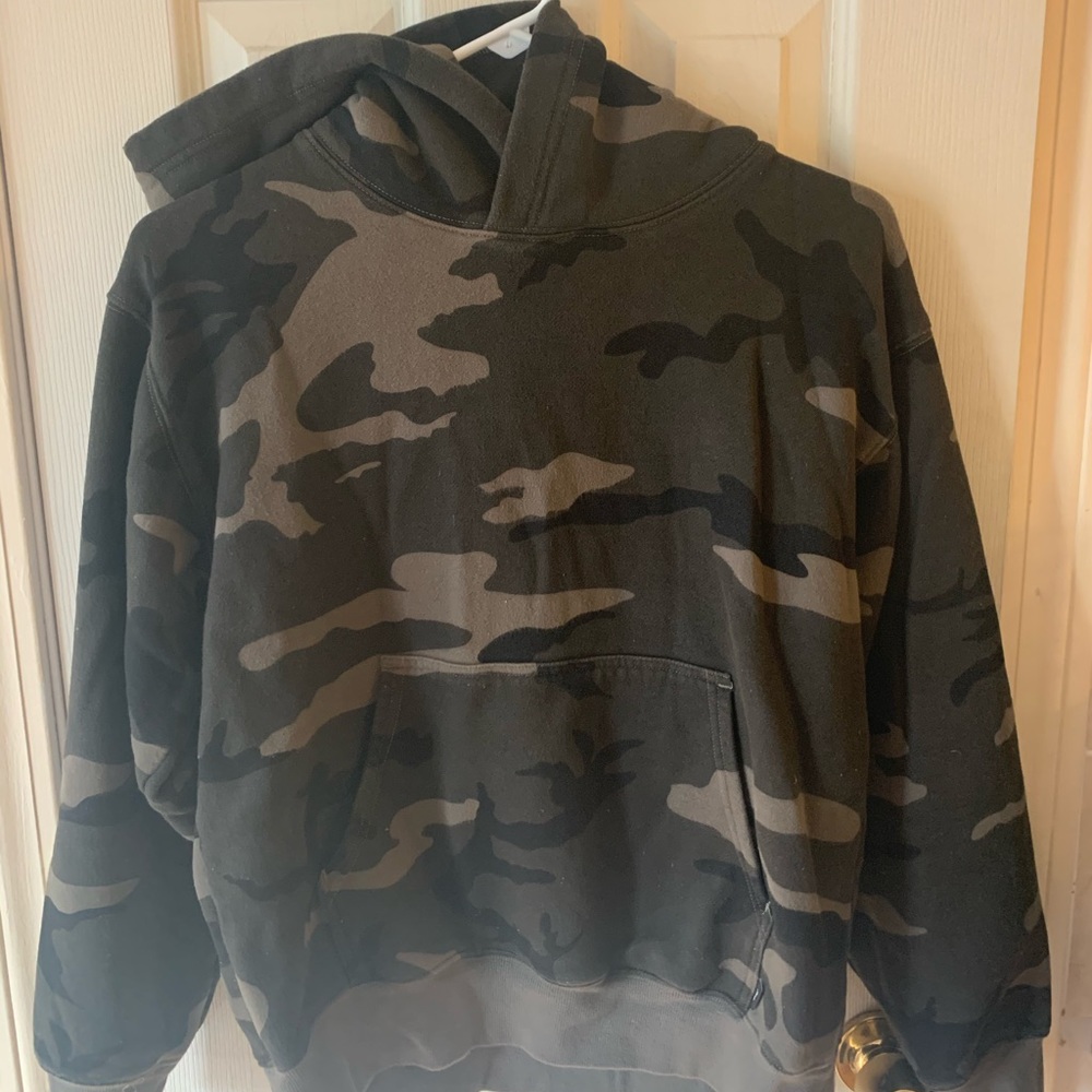 Aritzia sweatshirt